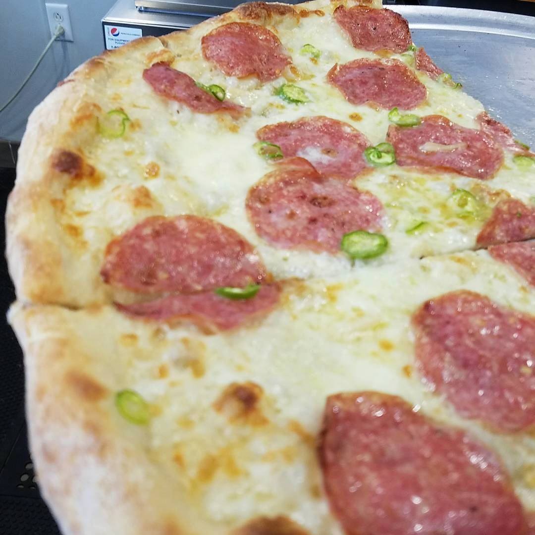 14241660_1098982923511893_1420494066550686728_o Little Oven Pizza